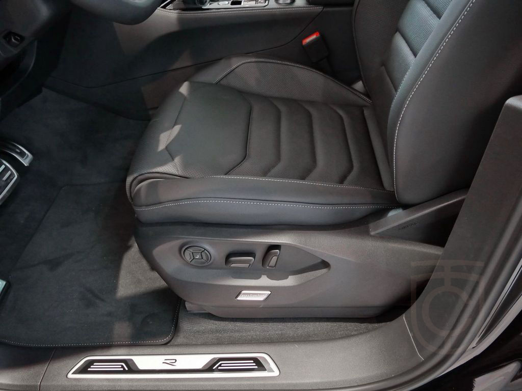 Volkswagen Touareg R-Line 3.0 TDI 4M HUD*PANO*STANHZG*LEDER