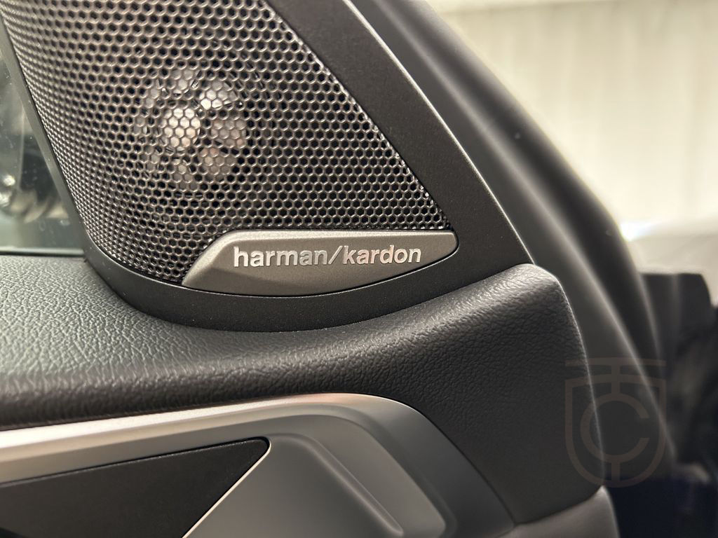 BMW M4 Competition M xDrive Cabrio M Drivers P. Harm