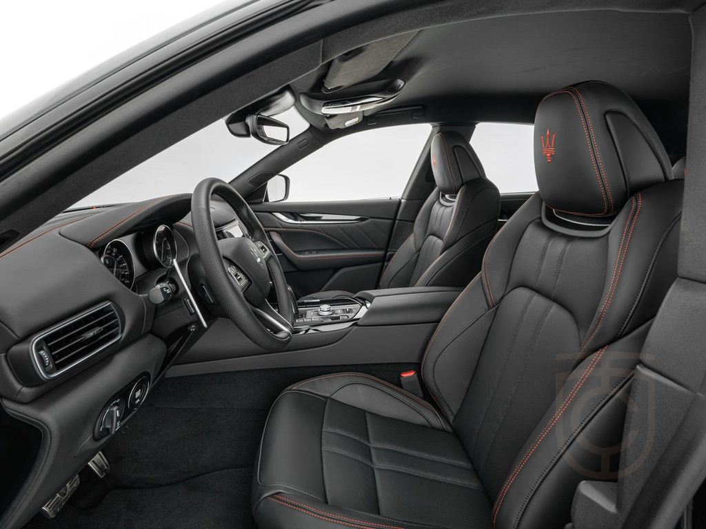 Maserati Levante Modena S ULTIMA TAGESZULASSUNG AKTION