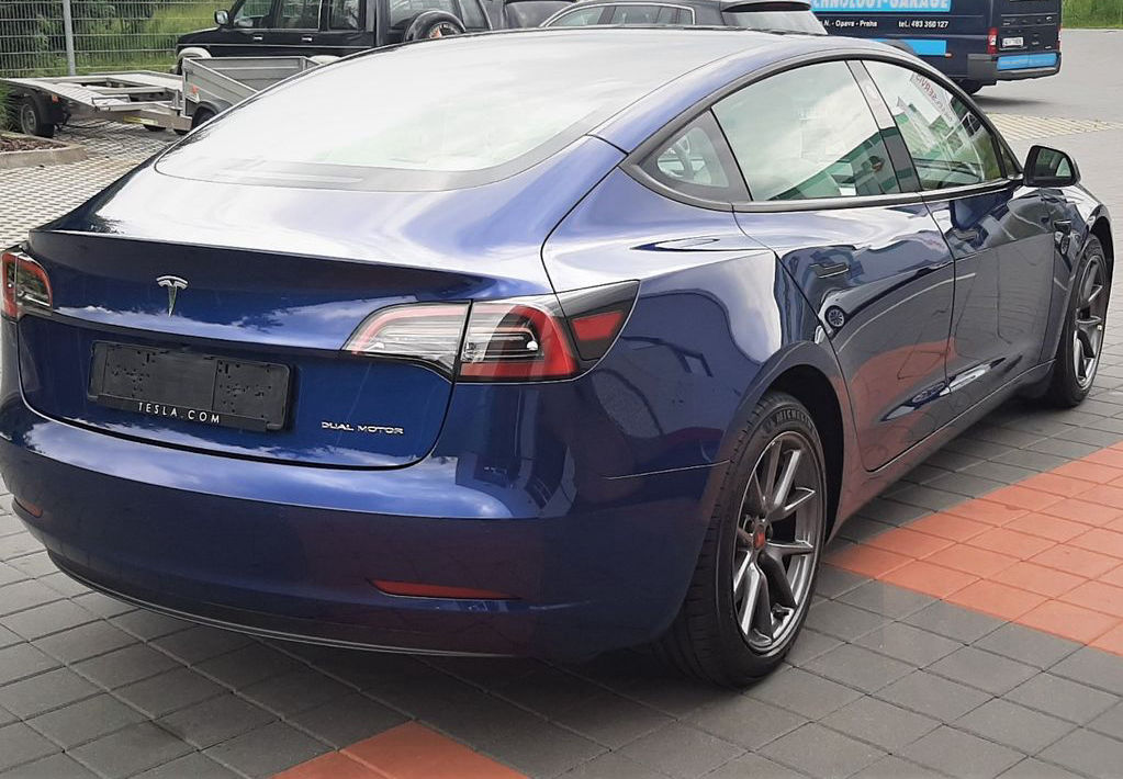 Tesla Model 3 Prodáno