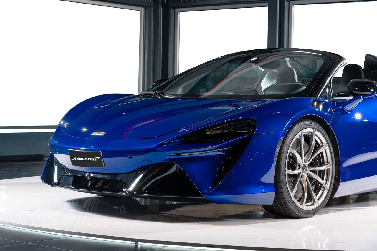 McLaren Artura Spider