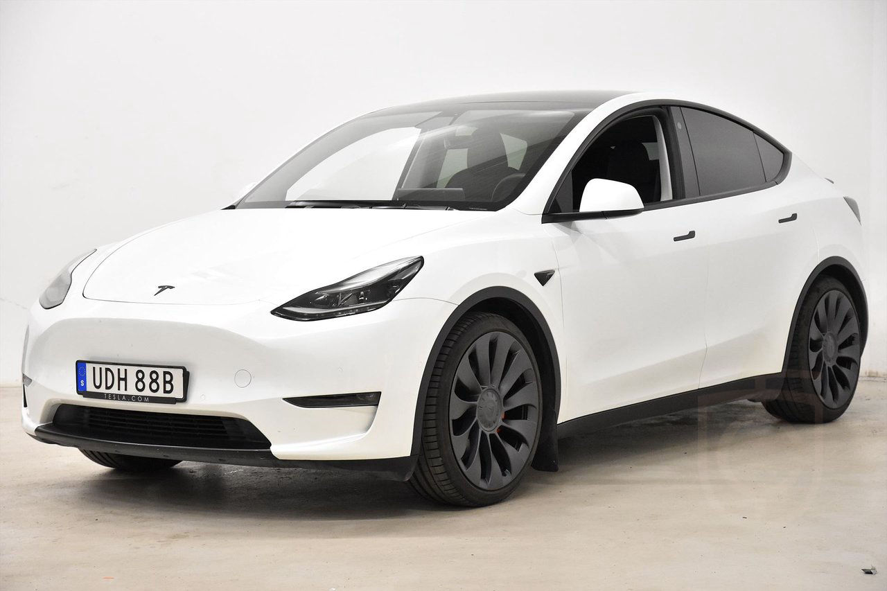 Tesla Model Y Performance AWD Pano