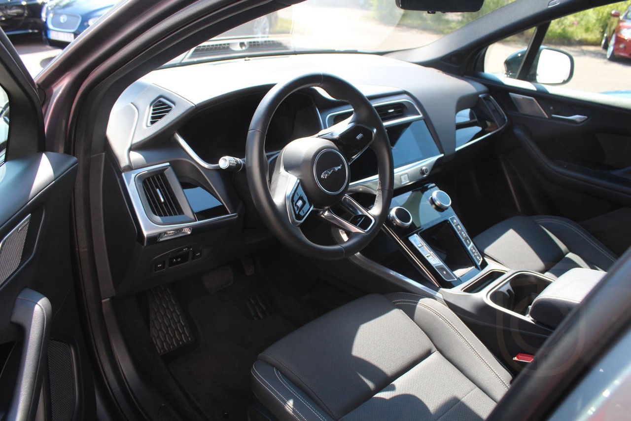 Jaguar I-Pace EV400, panoramatak, 20", mycket snygg! 3-fas