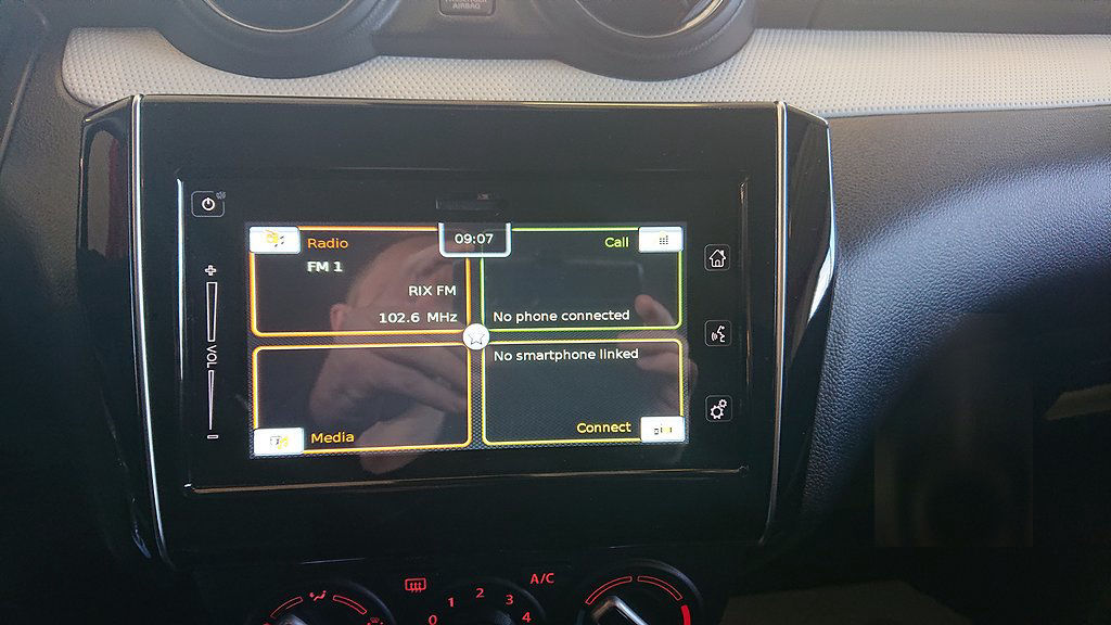 Suzuki Swift 1.2 Hybrid Select Automat