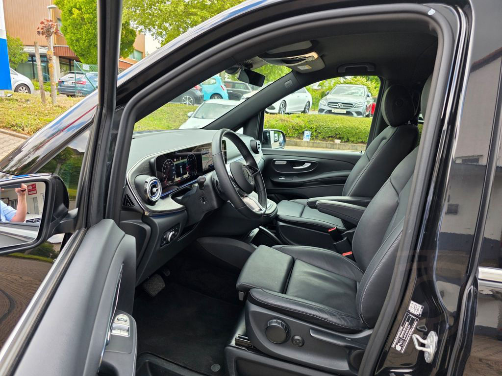Mercedes-Benz V 300 d AVANTGARDE extralang 8-Sitzer/ Kamera