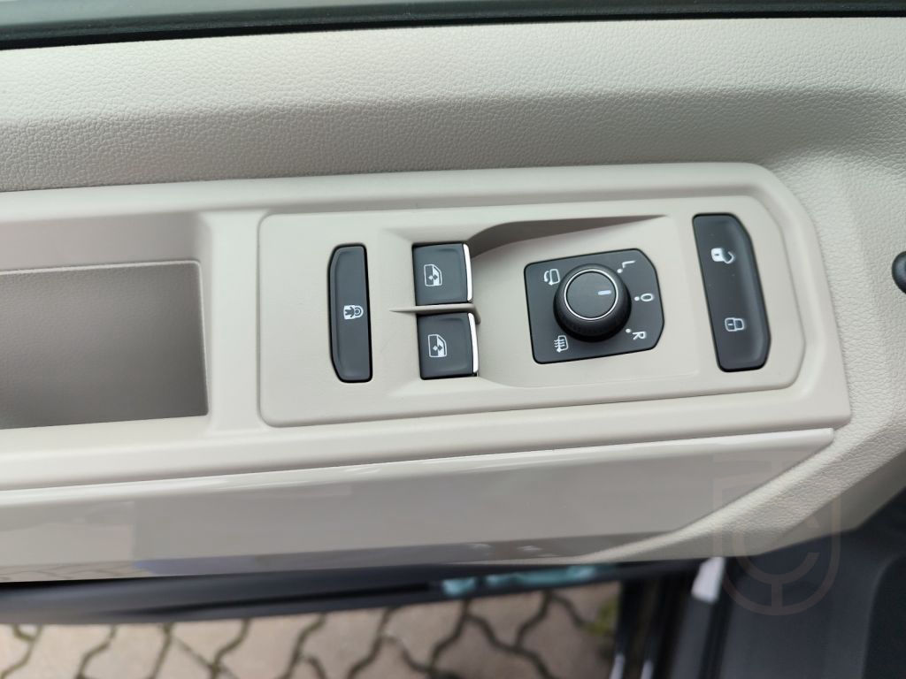Volkswagen Multivan LÜ DSG Style Sthzg. Pano el.Sitze Navi