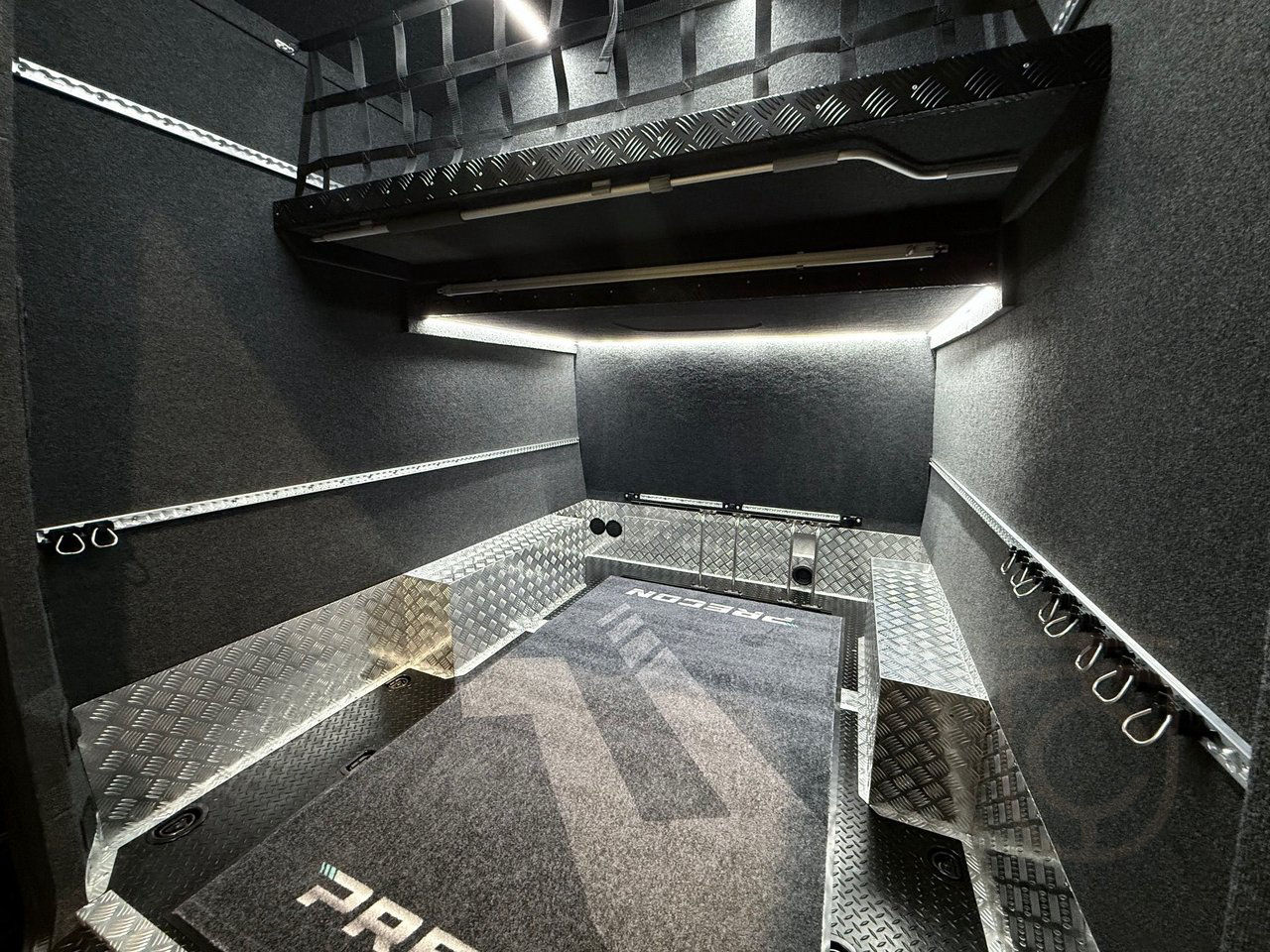 Mercedes-Benz Sprinter 317 A3 PRECON RV-X