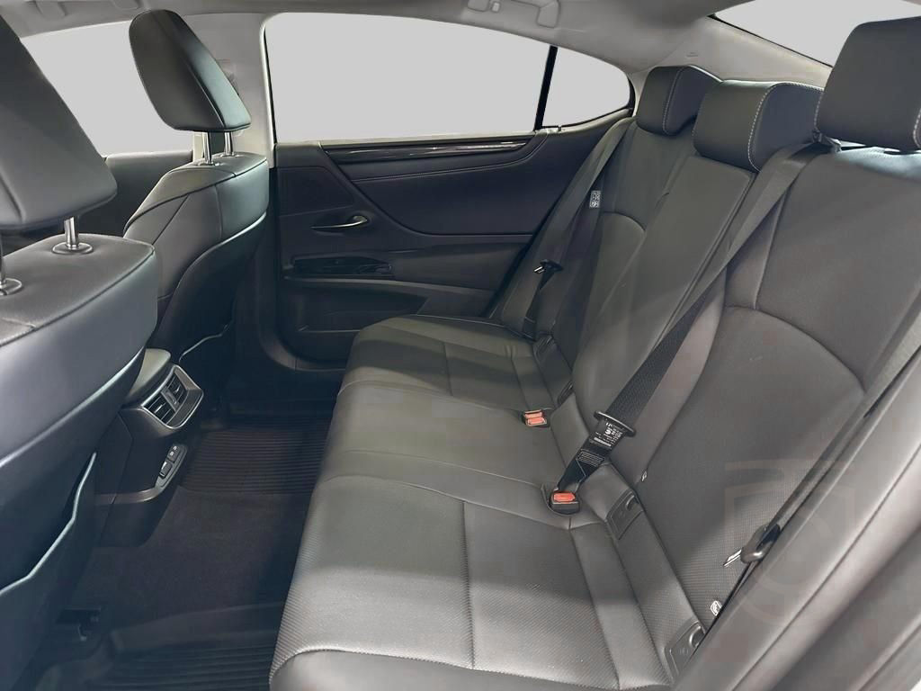Lexus ES 300h 2.5 E-CVT Limited Edition