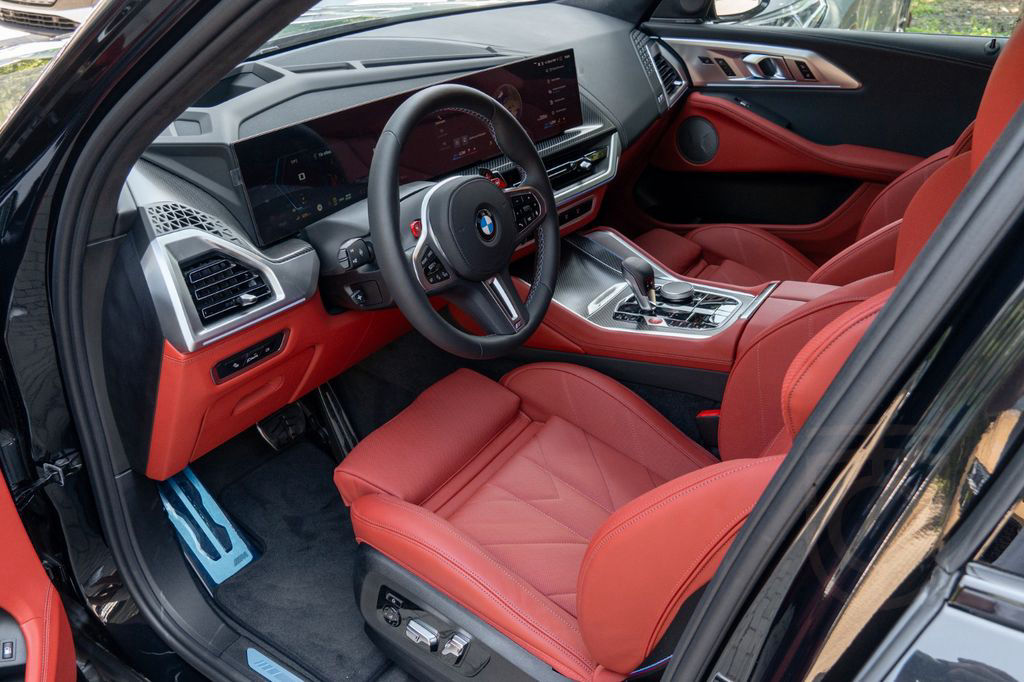 BMW XM 50e MASSAGE.SOFTC.DR.ASS.M FAHRWERK.360°.AHK