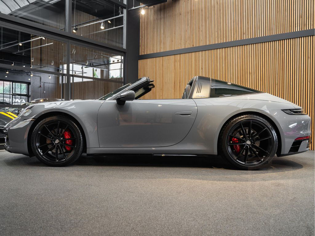 Porsche 992 992 Targa 4 Lift Carbon Bose 911 3.0 Targa 4