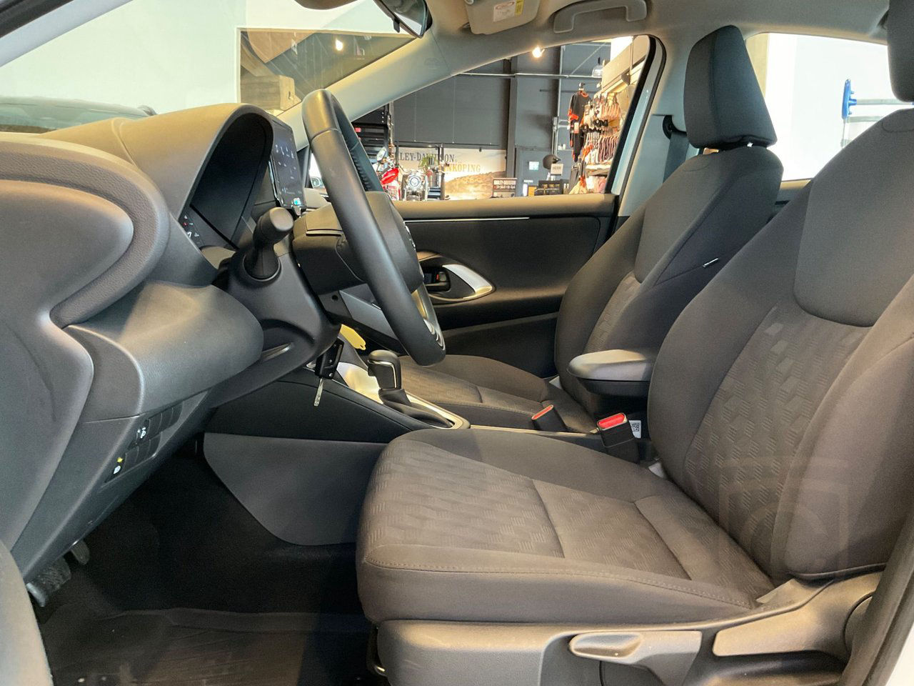Mazda 2 Hybrid Centre-Line