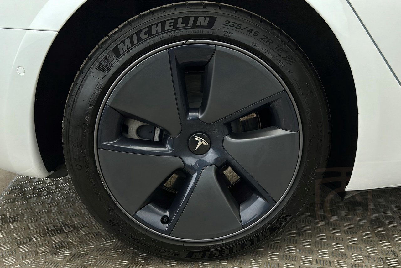 Tesla Model 3 Standard Range