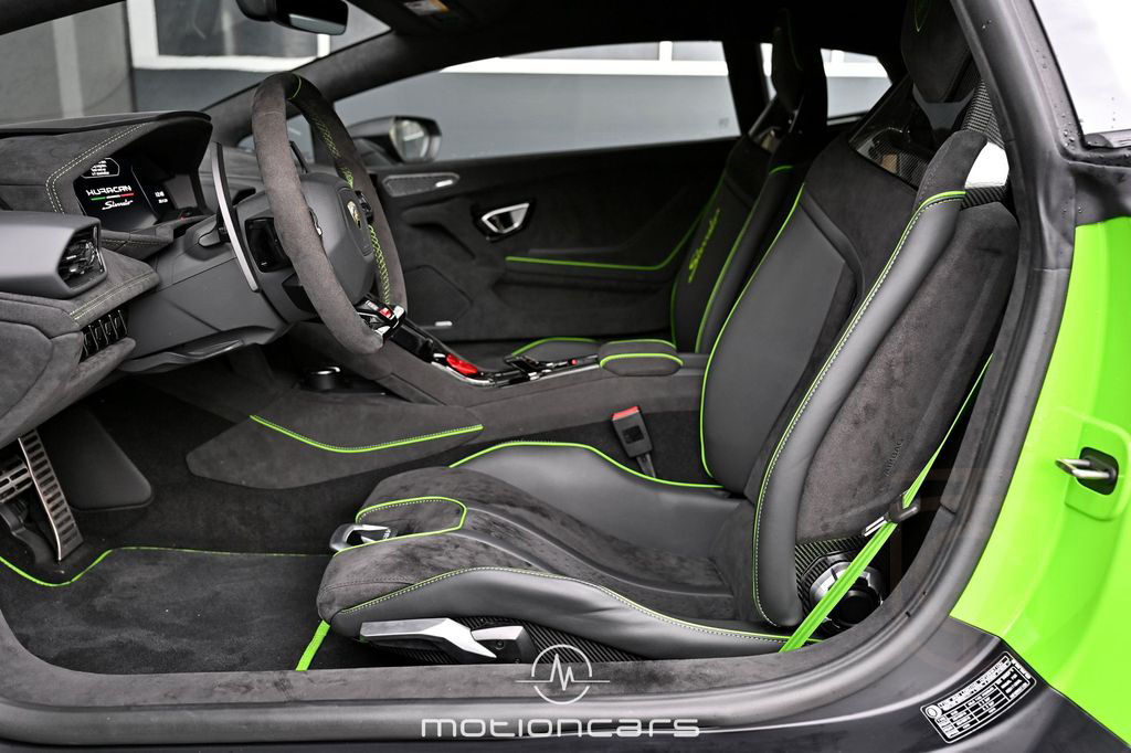 Lamborghini Huracan Sterrato 1 OF 1499 EXP € 274.983