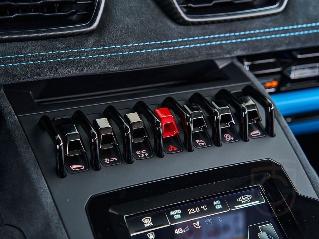 Lamborghini Huracán Tecnica °KAM°CARBON°LCD°SENSONUM°