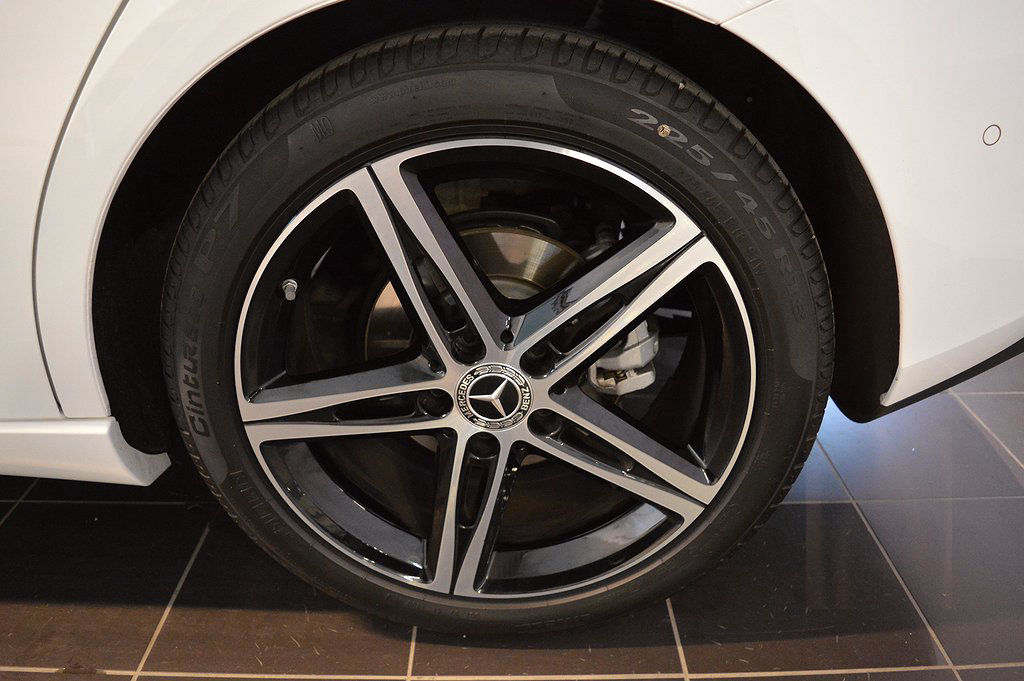 Mercedes-Benz B 180, dragkrok