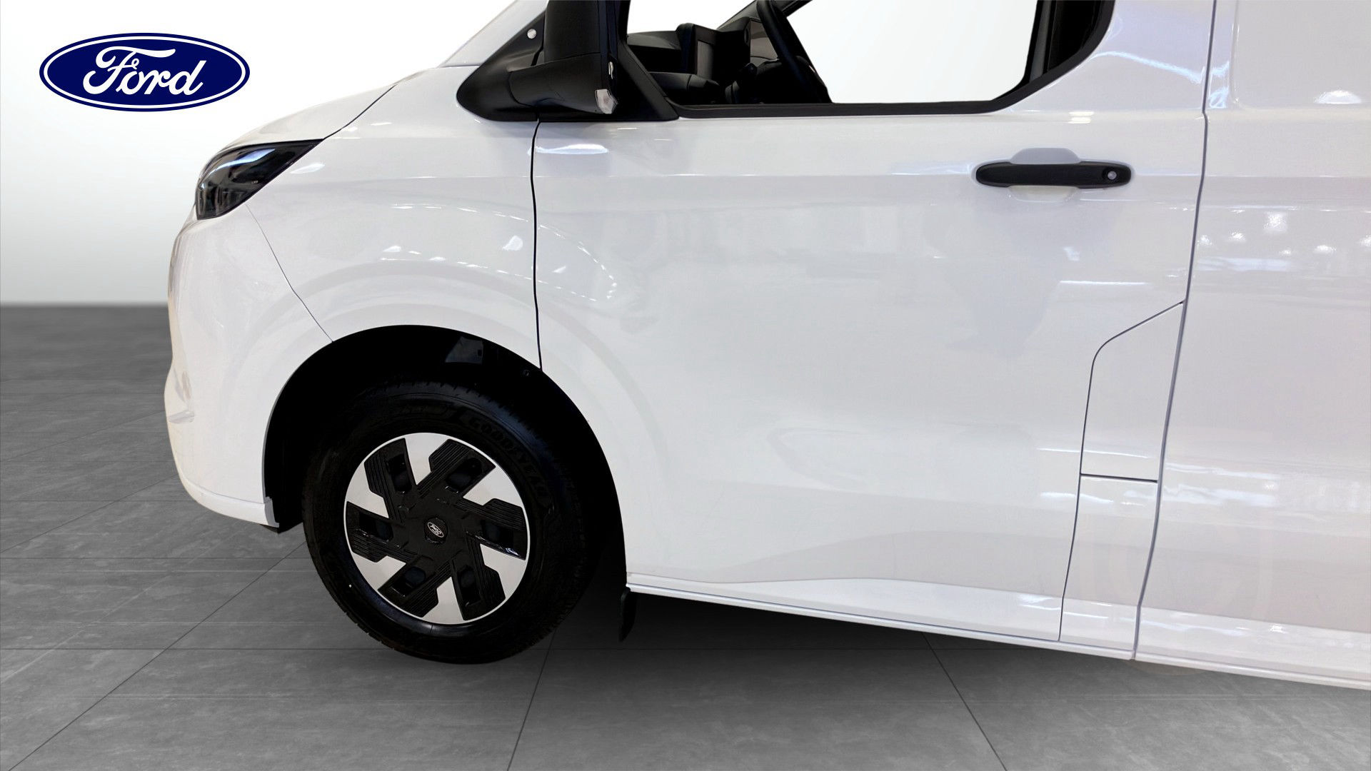 Ford E-Transit Custom 320