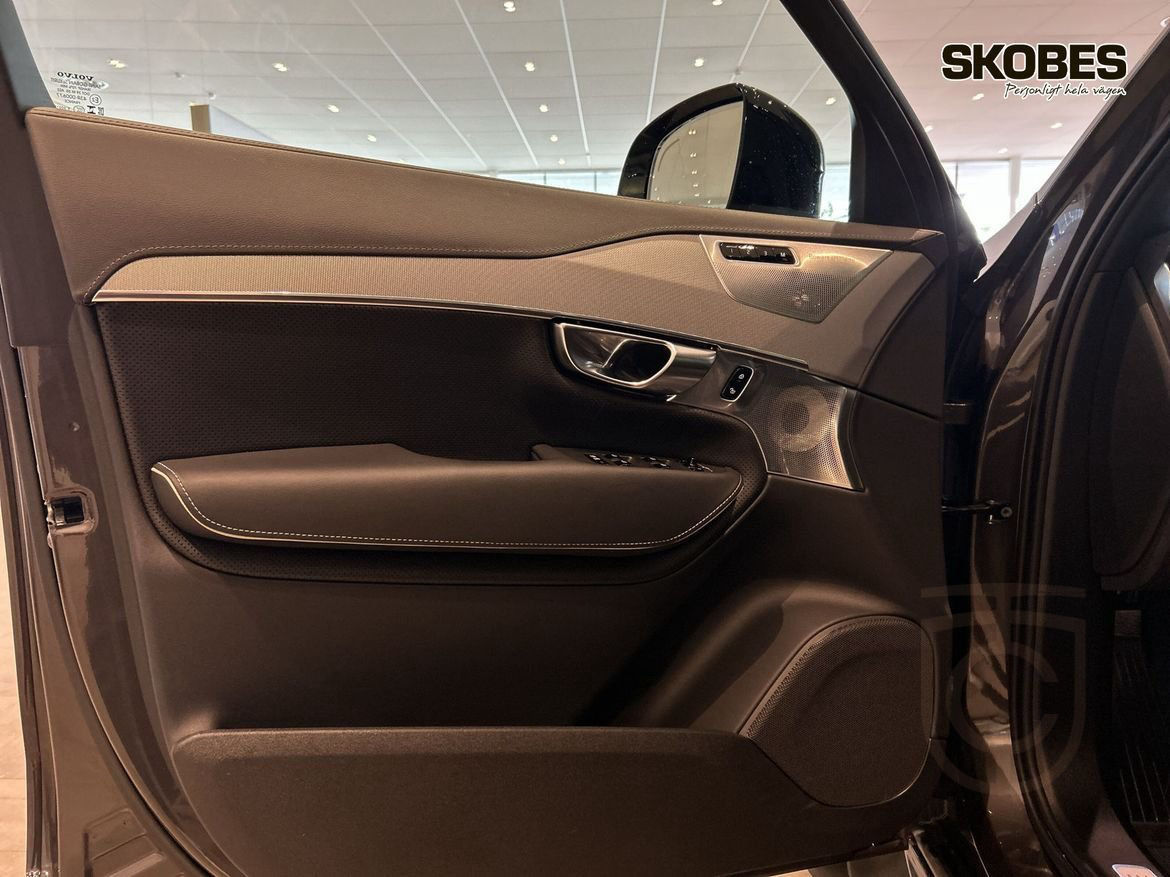 Volvo XC90 7-seater T8 Ultra Dark Edition