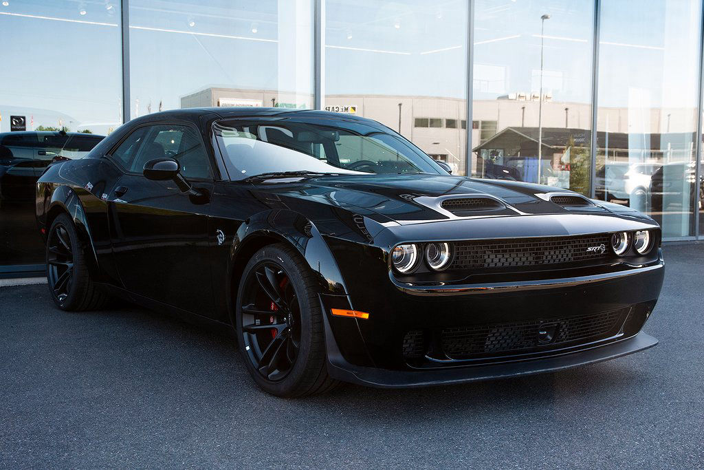 Dodge Challenger SRT Hellcat WideBody 727hk Sportavgas