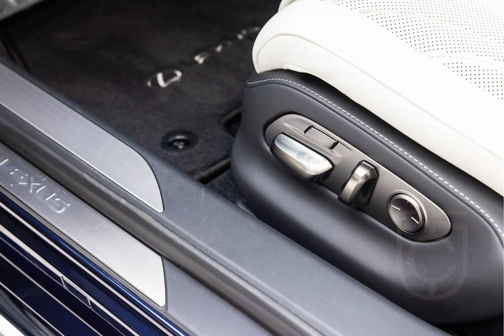 Lexus LS 500 500h AWD President Line | Ottoman seat |