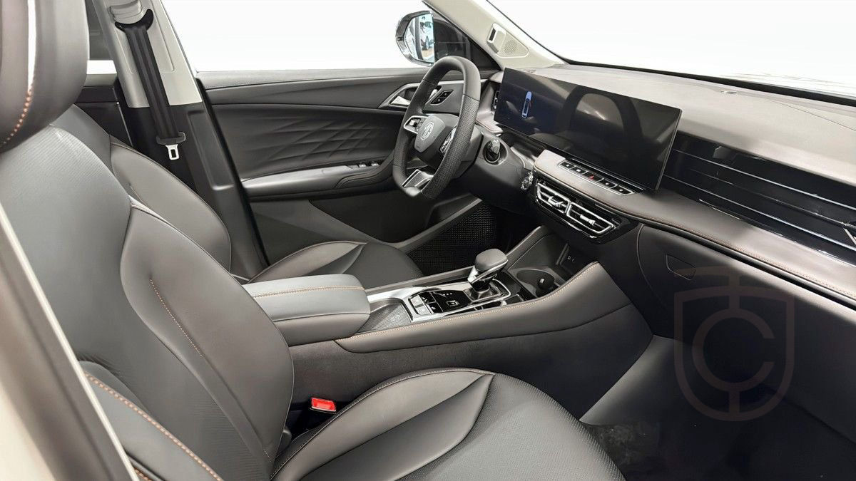 MG HS LUXURY PLUG-IN HYBRID
