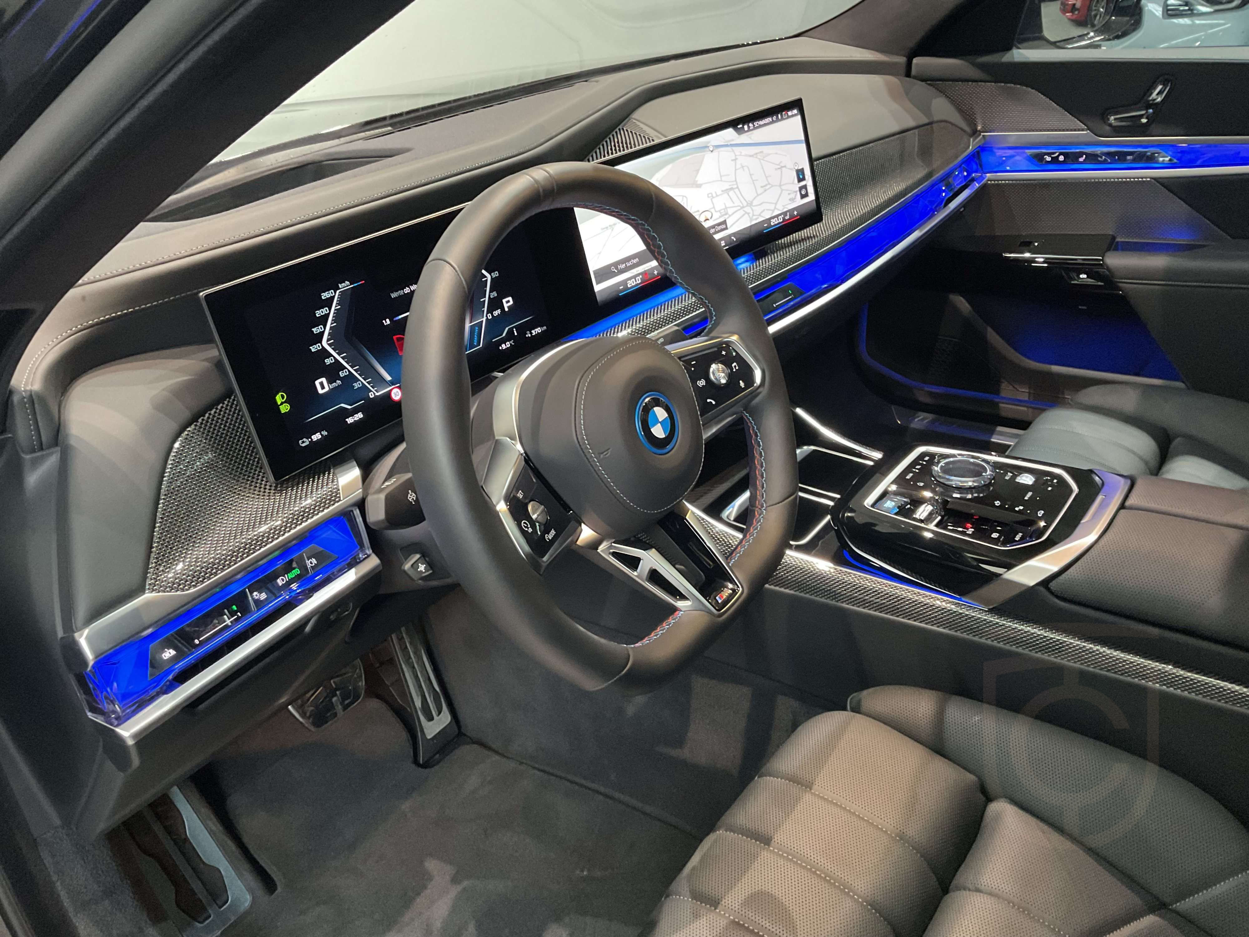 BMW i7