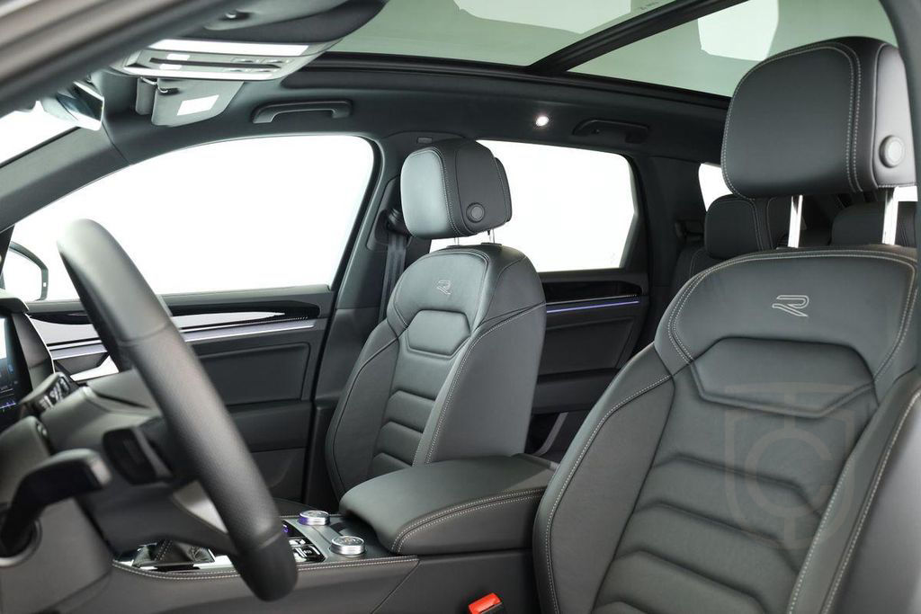 Volkswagen Touareg 3.0 TDI 4M R-Line Leder Pano DCC 22" AHK
