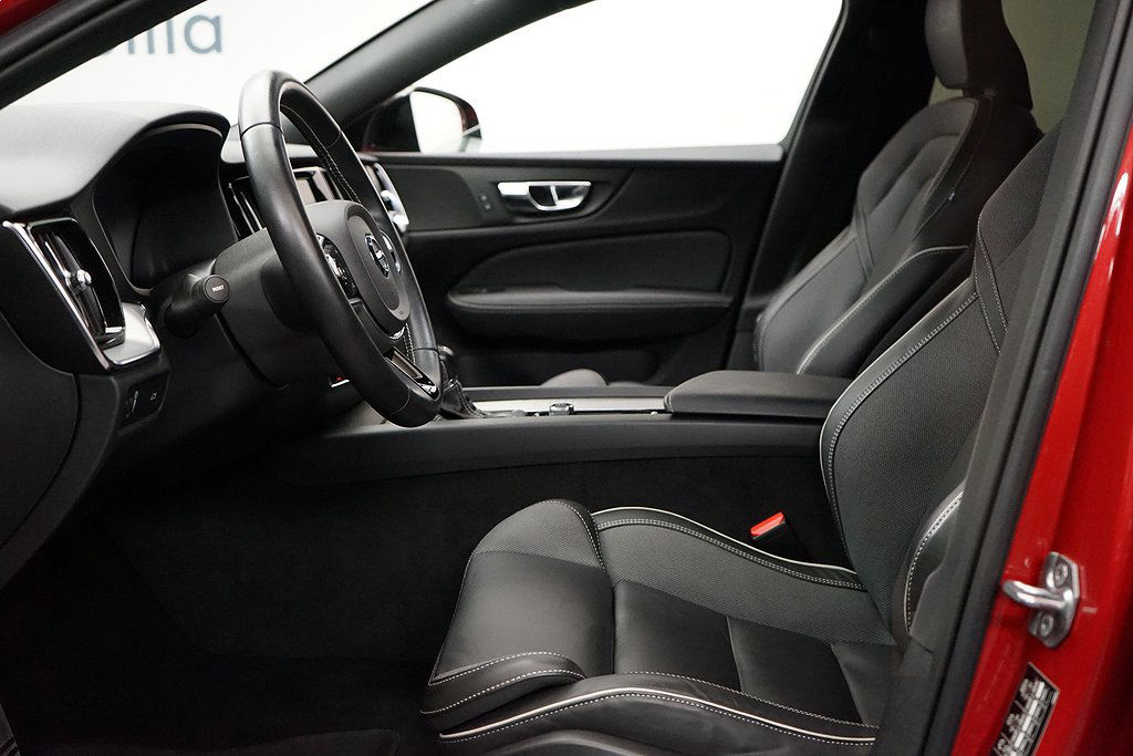 Volvo V60 D3 R-Design. Dragkrok. Navigation. on Call. Miljöklass Euro6d-TE