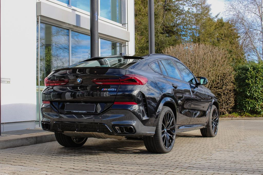 BMW X6 M60 i xDrive / STANDHEIZUNG / B&W / TRAVEL