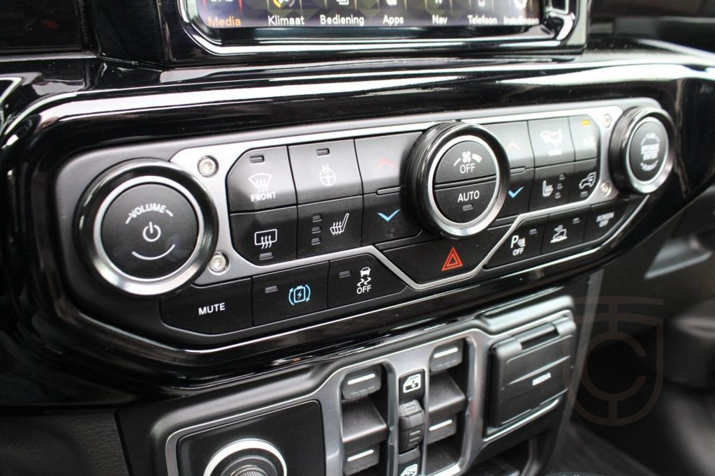 Jeep Wrangler BRUTE 4XE 380 PK SAHARA / Sky One Touch