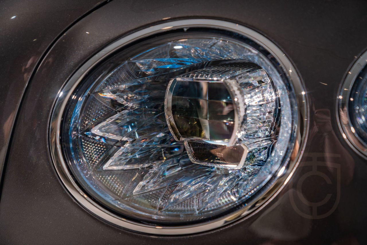 Bentley Flying Spur Mulliner Ultra Performance Hybrid