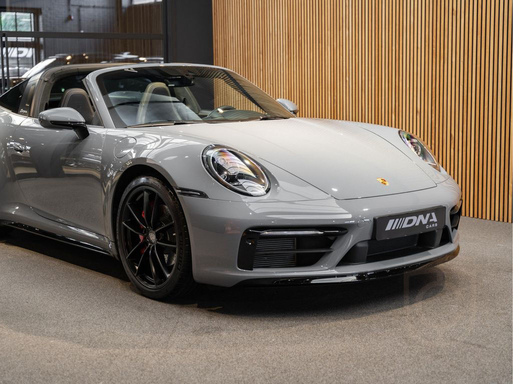 Porsche 992 992 Targa 4 Lift Carbon Bose 911 3.0 Targa 4