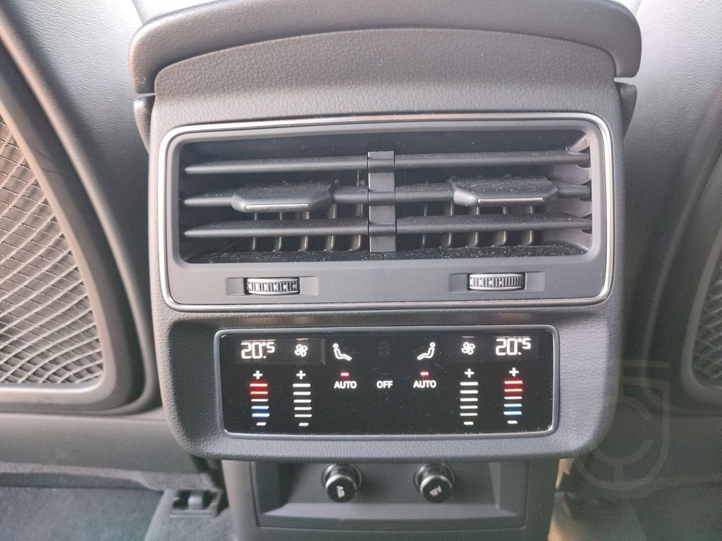 Audi SQ8 4.0 TFSI competition plus*Navi*Matrix*Alu*B&