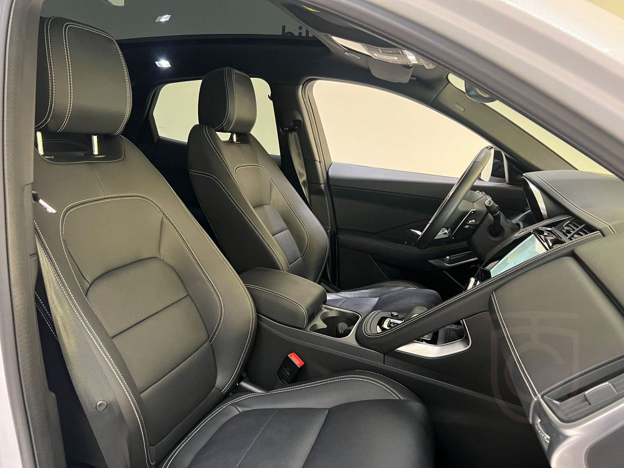 Jaguar E-Pace P300e PHEV R-Dynamic