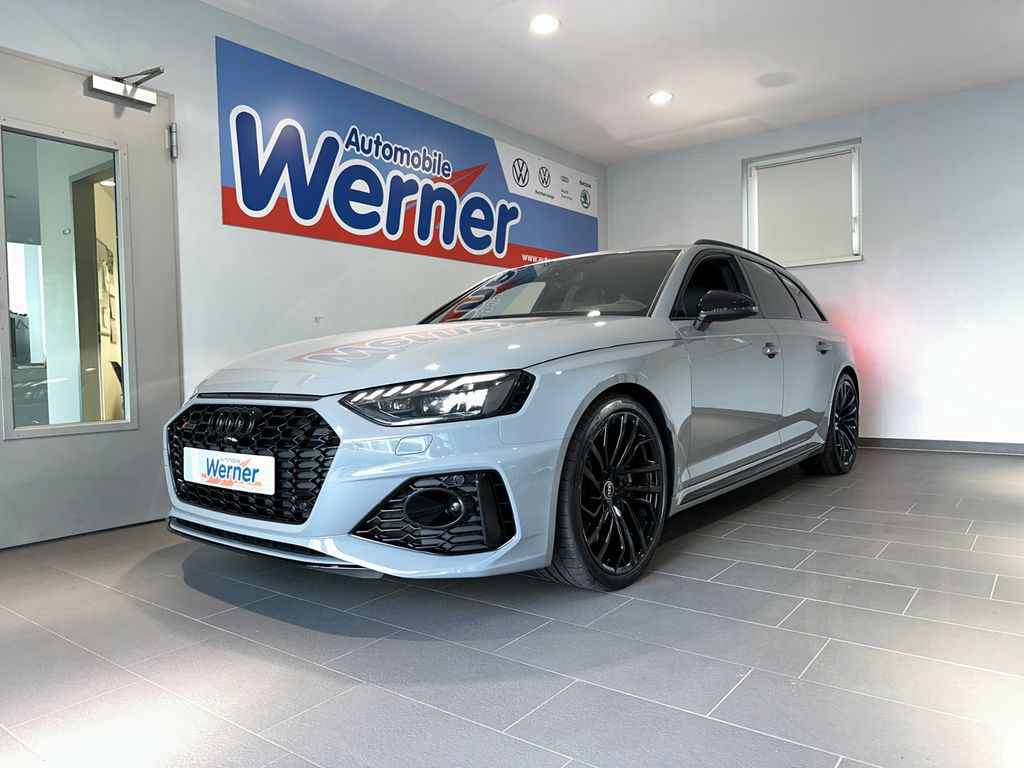 Audi RS 4 Avant 450PS Black PanoDach B&O HUD