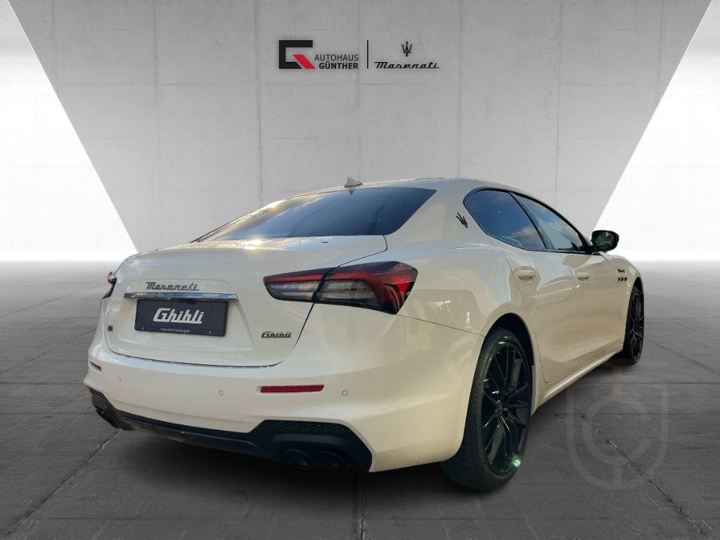 Maserati Ghibli MODENA 430PS AWD Bianco&Nero /Wow Effekt