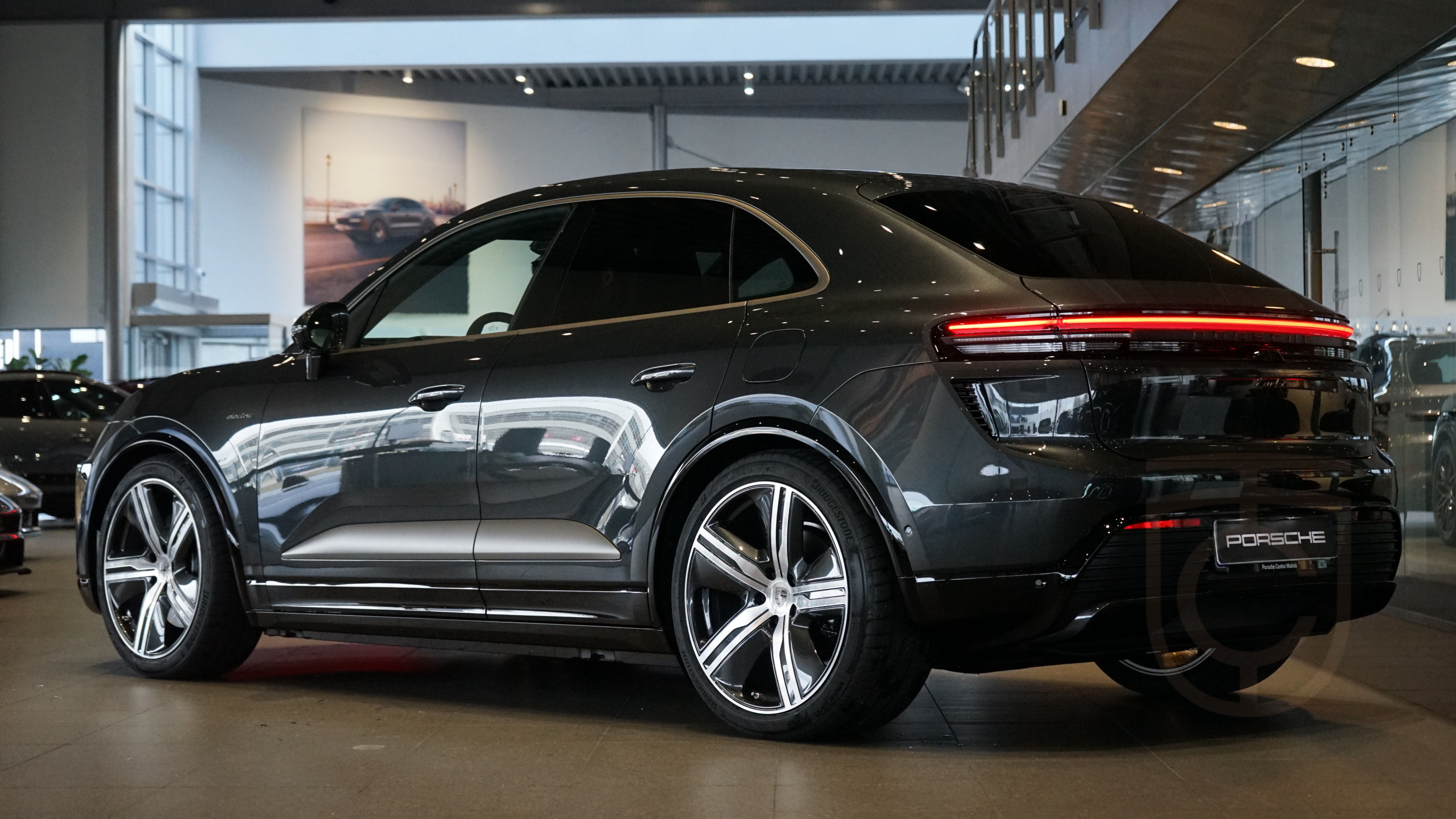 Porsche Macan Turbo Electric