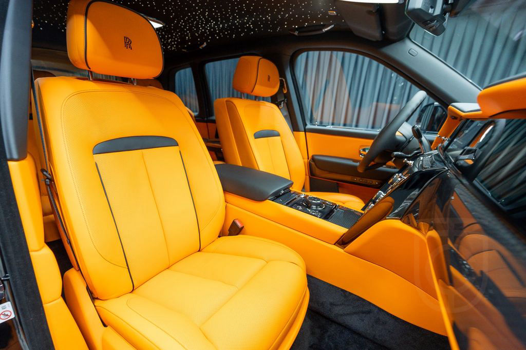 Rolls-Royce Cullinan Black Badge 4Seats Starlight 2025 FULL