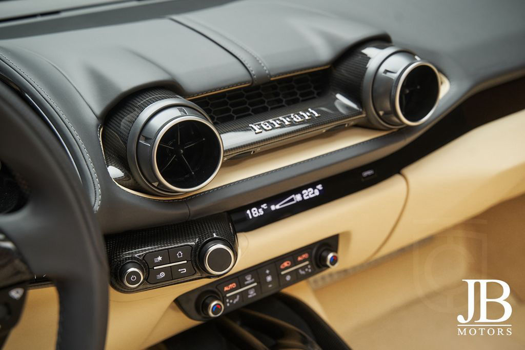 Ferrari 812 GTS Lift Full Carbon Passenger JBL 360° NEW