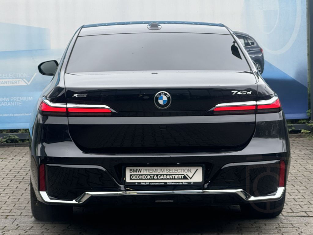 BMW 740d xDrive M Sport StandHzg PANO-SKY Autobahnas