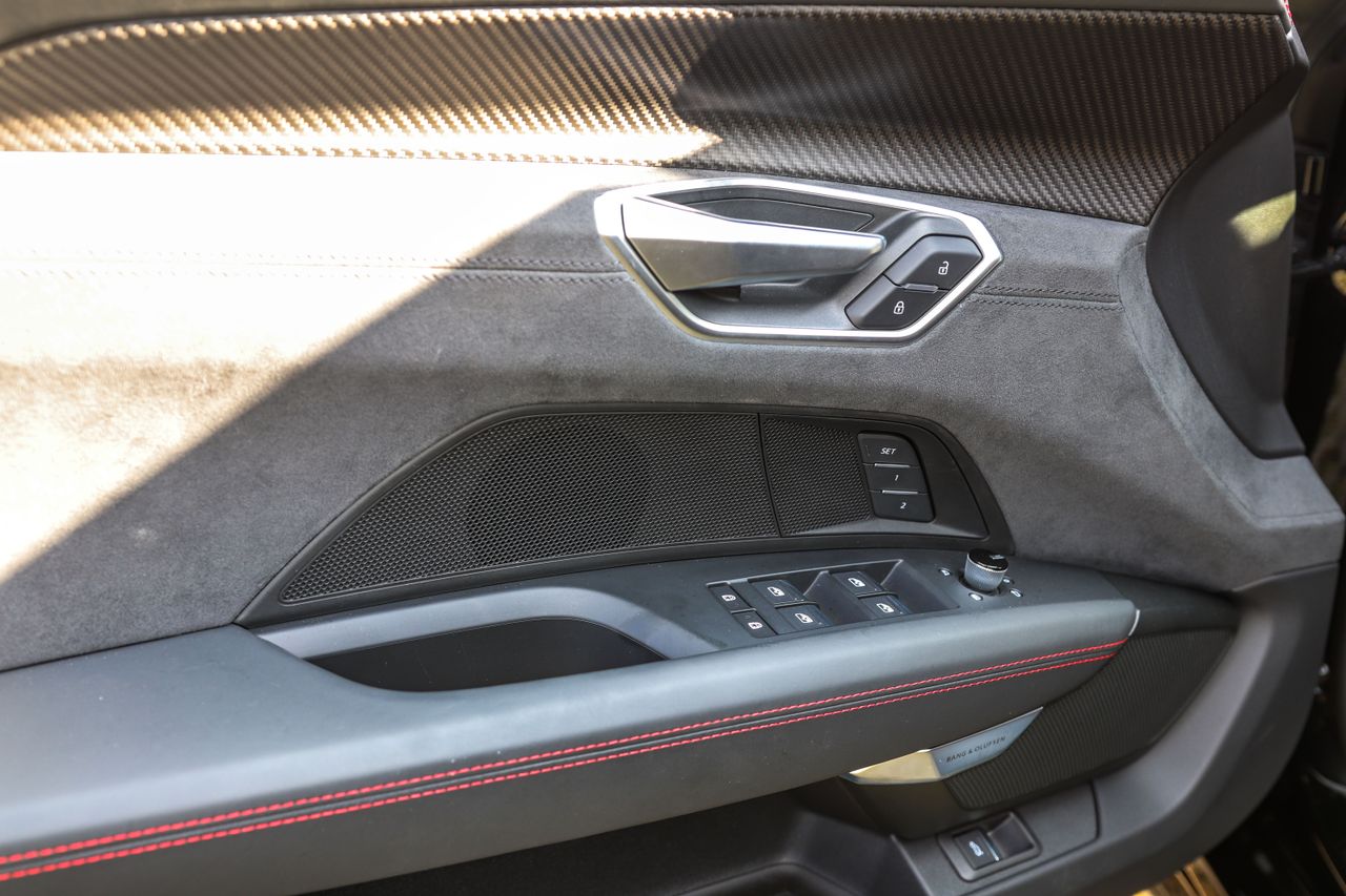 Audi RS e-tron GT/440kW/Masáž/HUD/Noční Vidění SKLADEM