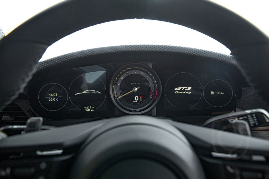 Porsche 992 GT3 Touring / 1520km / Houndstooth / VAT