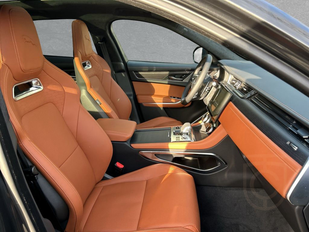 Jaguar F-Pace P400 AWD Sport Winter Paket Panorama