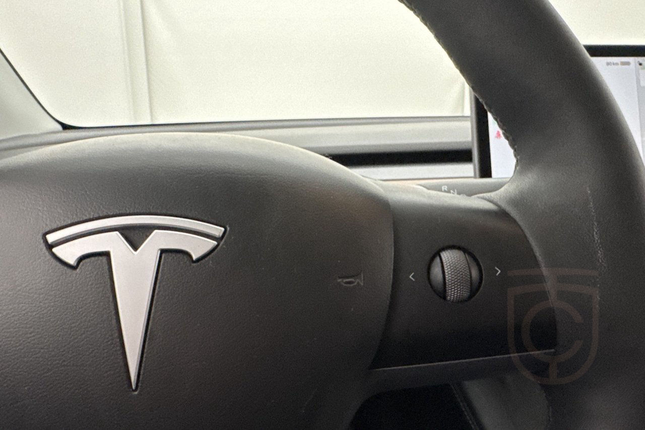 Tesla Model Y Long Range AWD AP