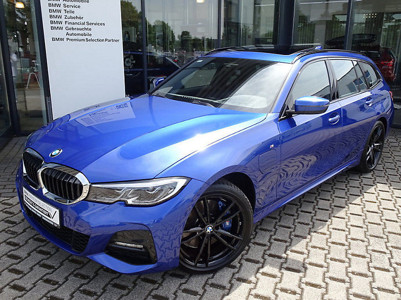 BMW 330e Touring