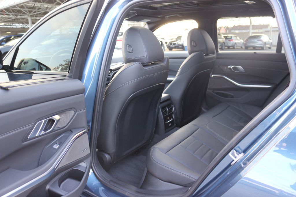 BMW 330i xDrive Touring M Sport Pro / AHK / H&K / LR