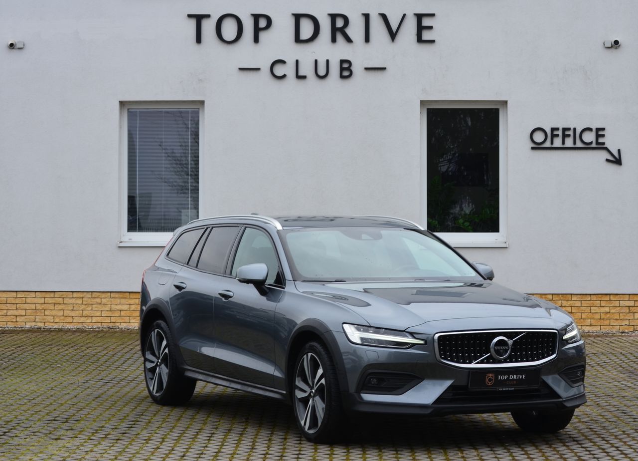 Volvo V60 CC B4 AWD Momentum