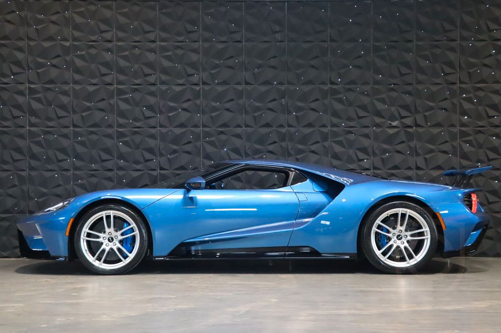 Ford GT - Blue Liquid - Carbon - Camera - Like New