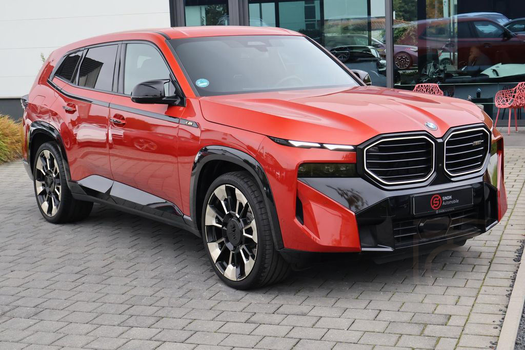 BMW XM "INDIVIDUAL" B&W-AHK-Massage-DriversP.-Iconic