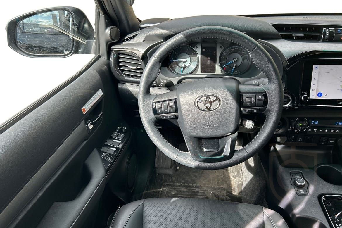 Toyota Hilux D-CAB 2,8 MHEV INVINCIBLE KOMF X-LJUS