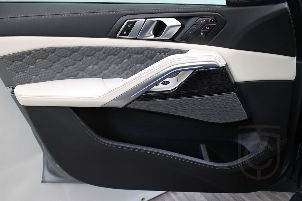 BMW X6 M Competition H&K Keyless Massage Soft-Close
